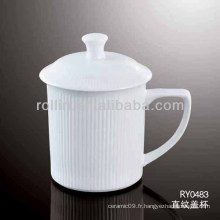 Tasse en porcelaine blanche durable et durable avec couvercle